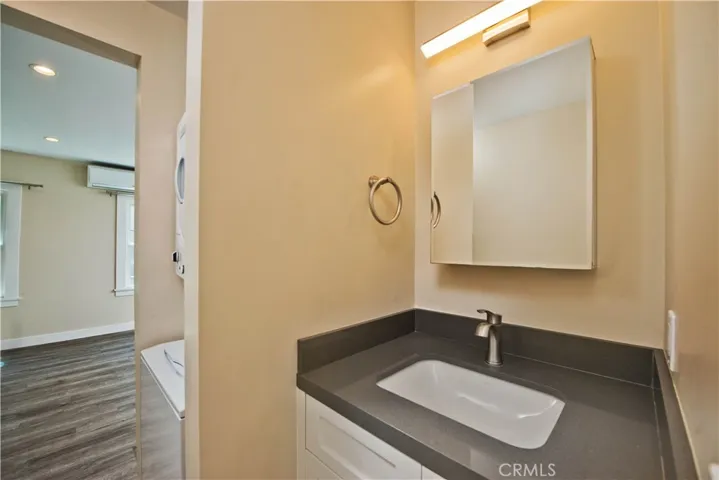 1639 Redcliff 1/2, Los Angeles, California 90026