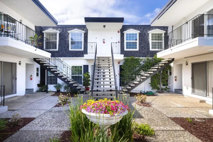 1915 Mount Vernon 15, Mountain View, California 94040