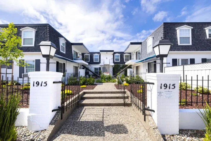 1915 Mount Vernon 15, Mountain View, California 94040