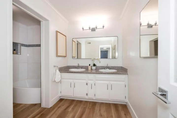 1915 Mount Vernon 15, Mountain View, California 94040