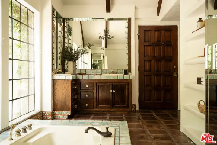 Old Hollywood Bathroom