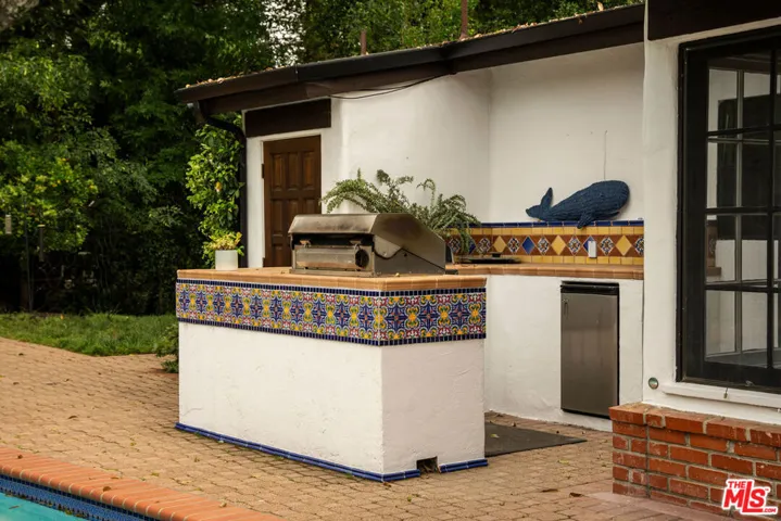 Built-In Outdoor Grill