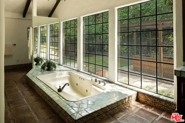 Old Hollywood Bathroom