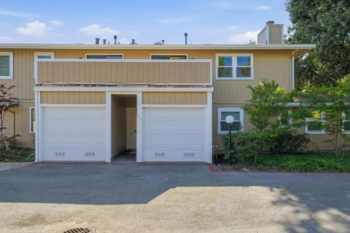 570 Vista Avenue, Palo Alto, California 94306