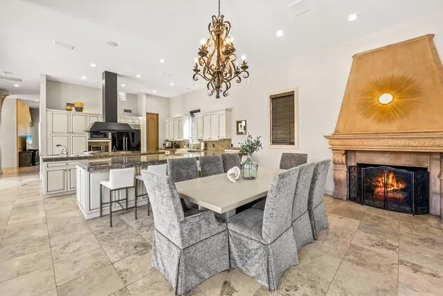 20 dinign with fireplace