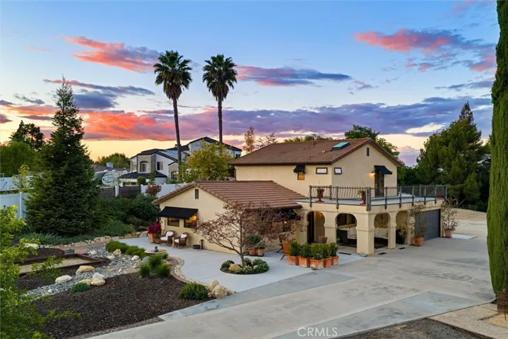 927 Osos Way