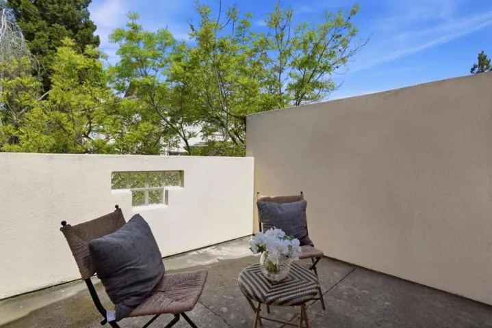 4173 El Camino Real 9, Palo Alto, California 94306