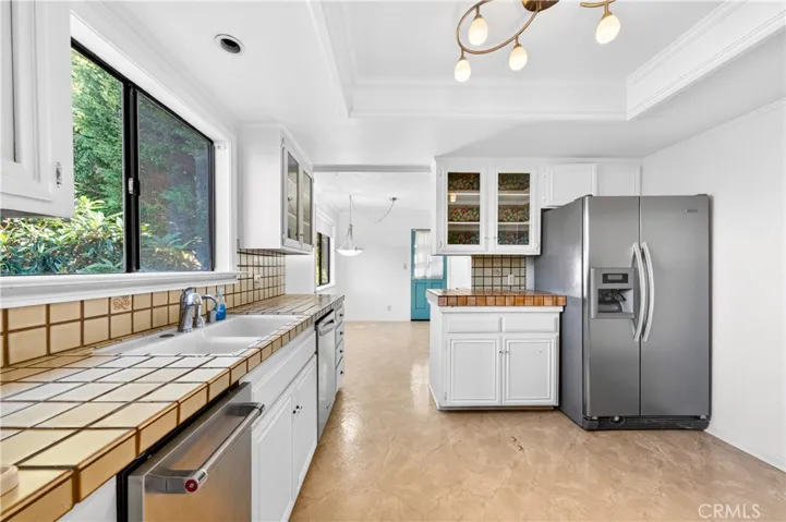 Kitchen facing breakfast nook