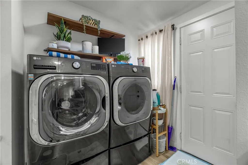 INDOOR LAUNDRY