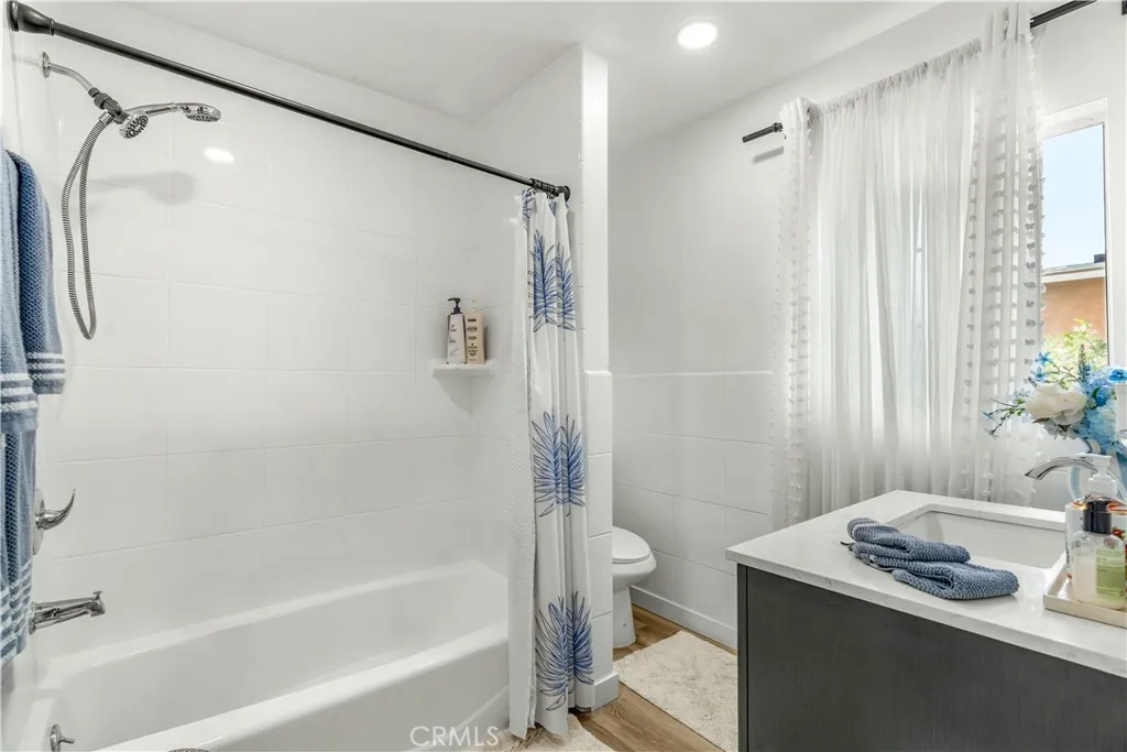 HALLWAY BATHROOM