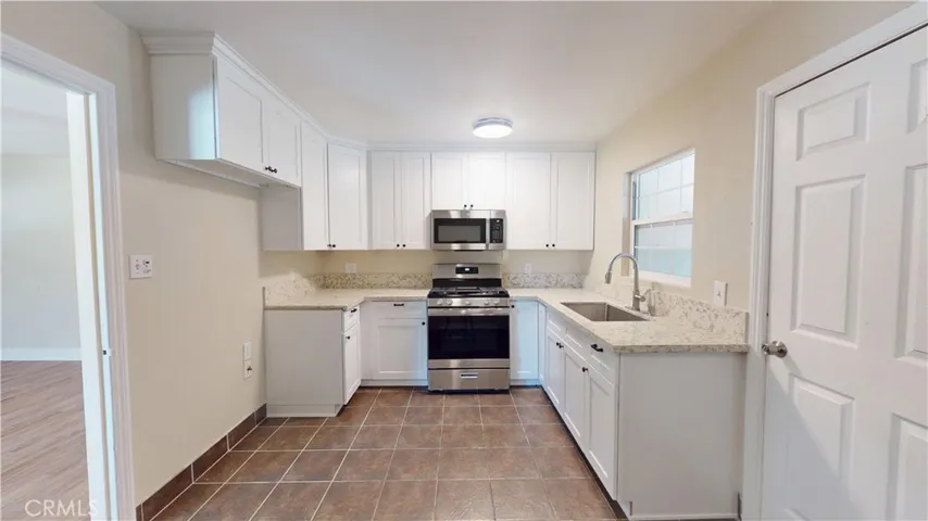 1014 W Andrews, Fresno, California 93705