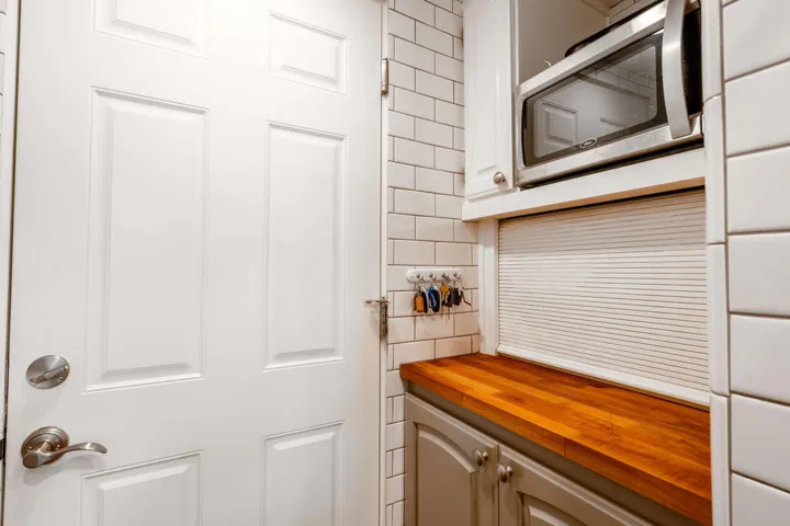 48910NolinePlace-22