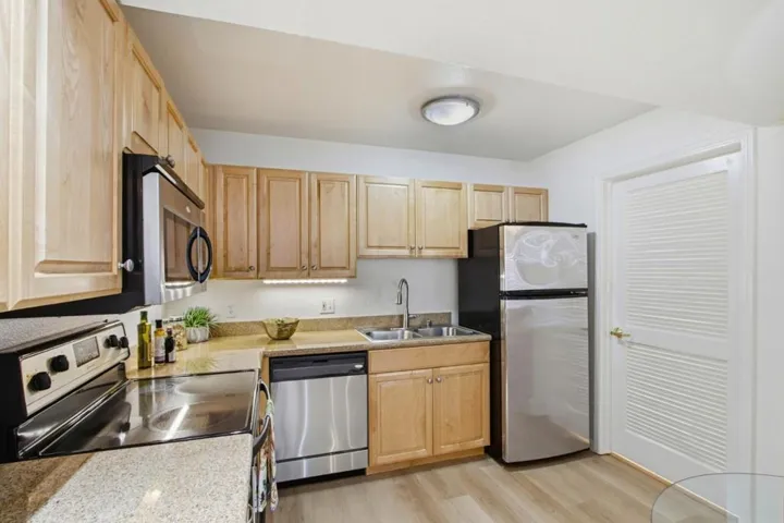 631 E El Camino Real 102, Sunnyvale, California 94087