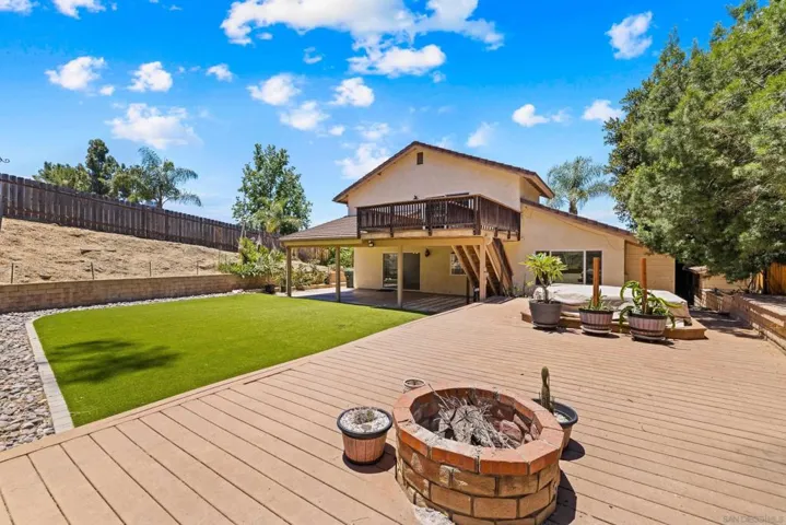9193 Vista Entrada, Lakeside, California 92040