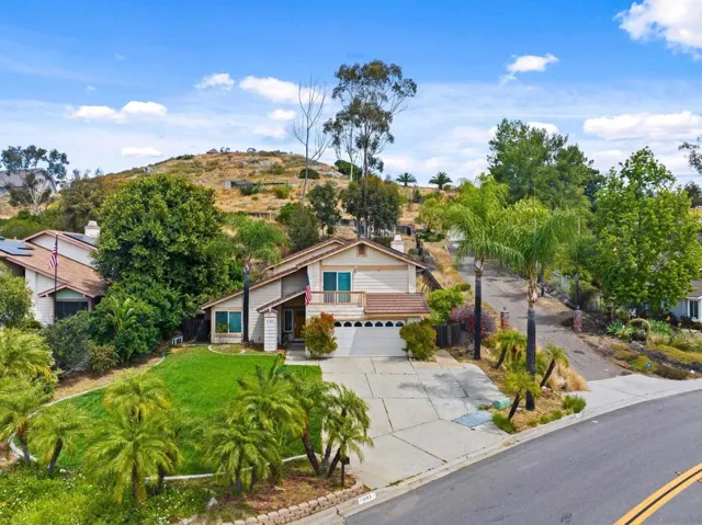 9193 Vista Entrada, Lakeside, California 92040