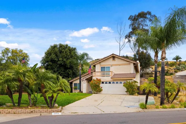 9193 Vista Entrada, Lakeside, California 92040
