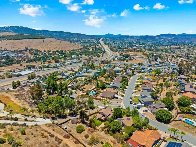 9193 Vista Entrada, Lakeside, California 92040
