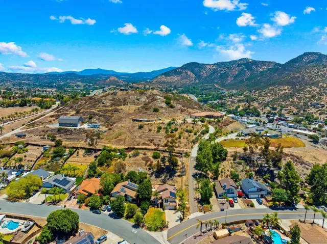 9193 Vista Entrada, Lakeside, California 92040