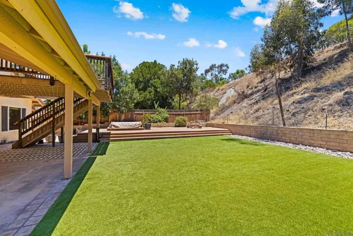 9193 Vista Entrada, Lakeside, California 92040