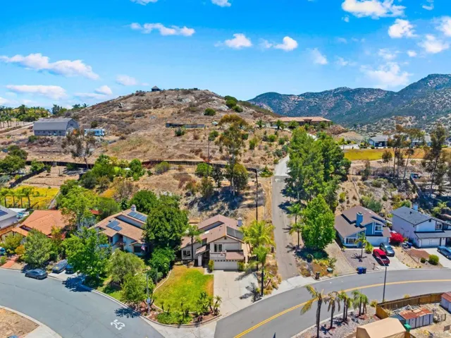 9193 Vista Entrada, Lakeside, California 92040