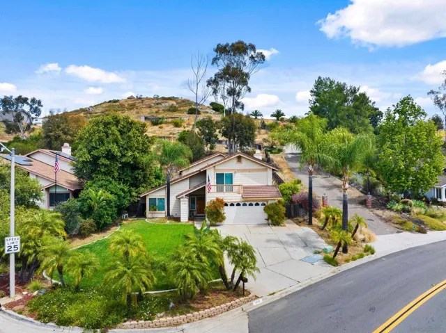 9193 Vista Entrada, Lakeside, California 92040