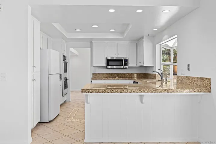 9193 Vista Entrada, Lakeside, California 92040