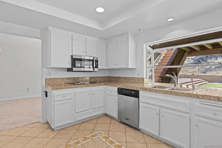 9193 Vista Entrada, Lakeside, California 92040