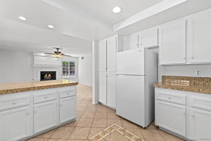 9193 Vista Entrada, Lakeside, California 92040