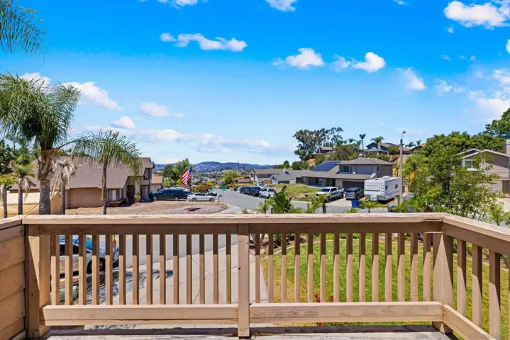 9193 Vista Entrada, Lakeside, California 92040