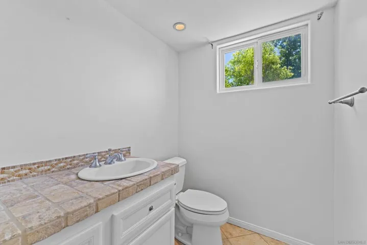 9193 Vista Entrada, Lakeside, California 92040