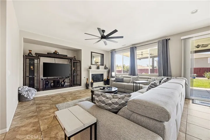 27073 N Bay Lane, Menifee, California 92585