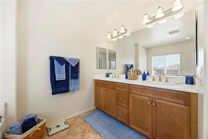 27073 N Bay Lane, Menifee, California 92585
