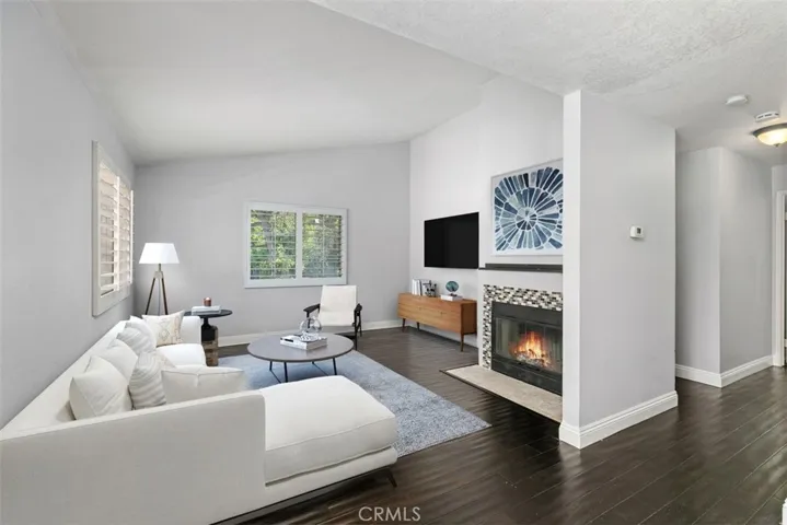 This beautiful condo has been freshly painted throughout.
*Photo is virtually staged.