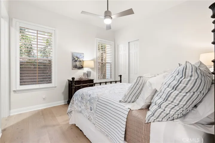 Main-level en-suite bedroom