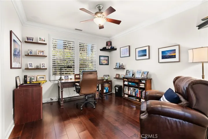 Den or 6th bedroom option