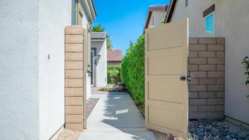 78810 Adesso Way Exterior-14