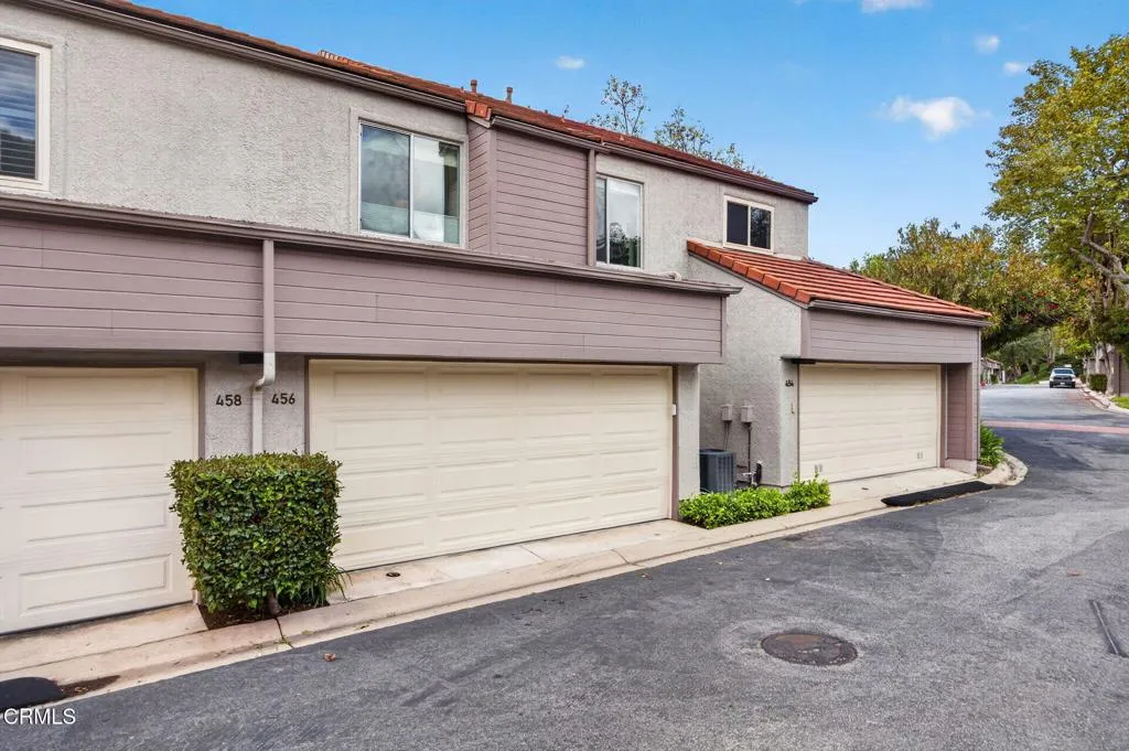 38-web-or-mls-Upmarket Media-456ViaC127