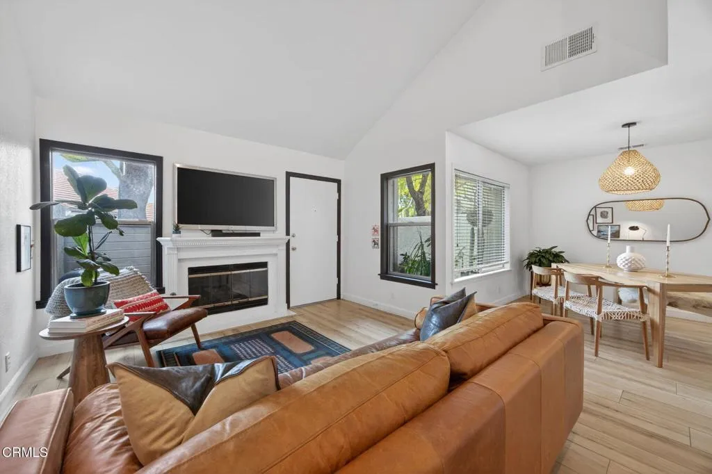 10-web-or-mls-Upmarket Media-456ViaC022