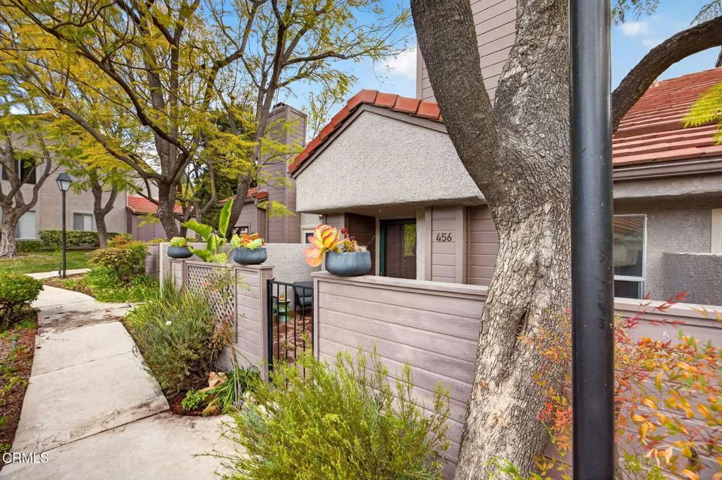 3-web-or-mls-Upmarket Media-456ViaC112