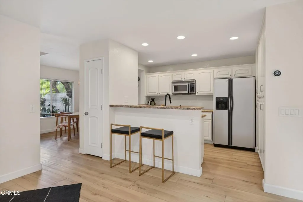 13-web-or-mls-Upmarket Media-456ViaC038