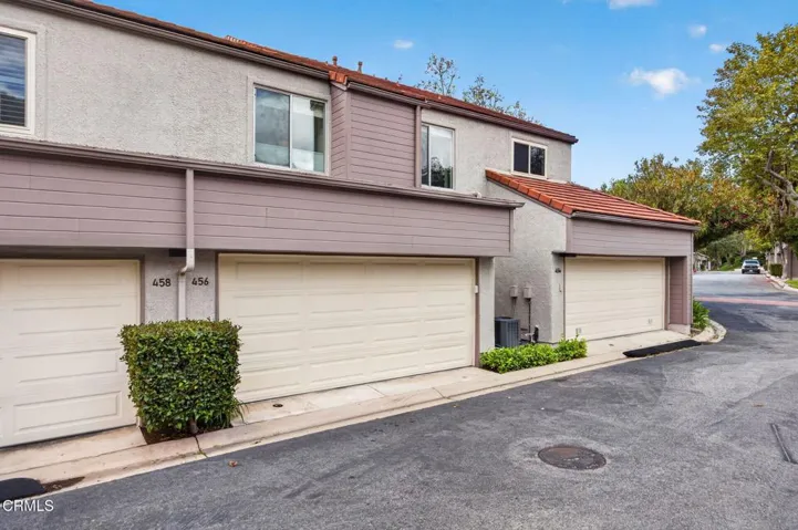 38-web-or-mls-Upmarket Media-456ViaC127