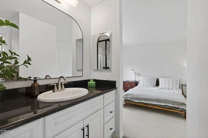 27-web-or-mls-Upmarket Media-456ViaC101