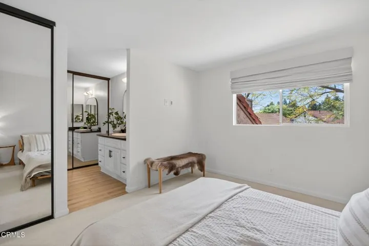 23-web-or-mls-Upmarket Media-456ViaC088
