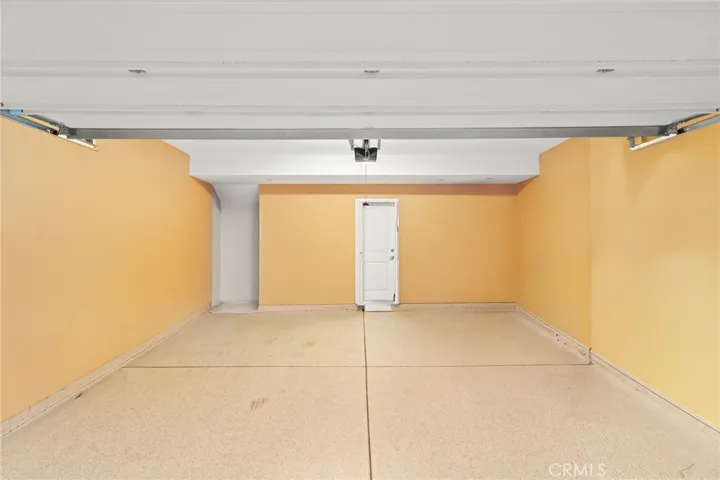 Interior gargae