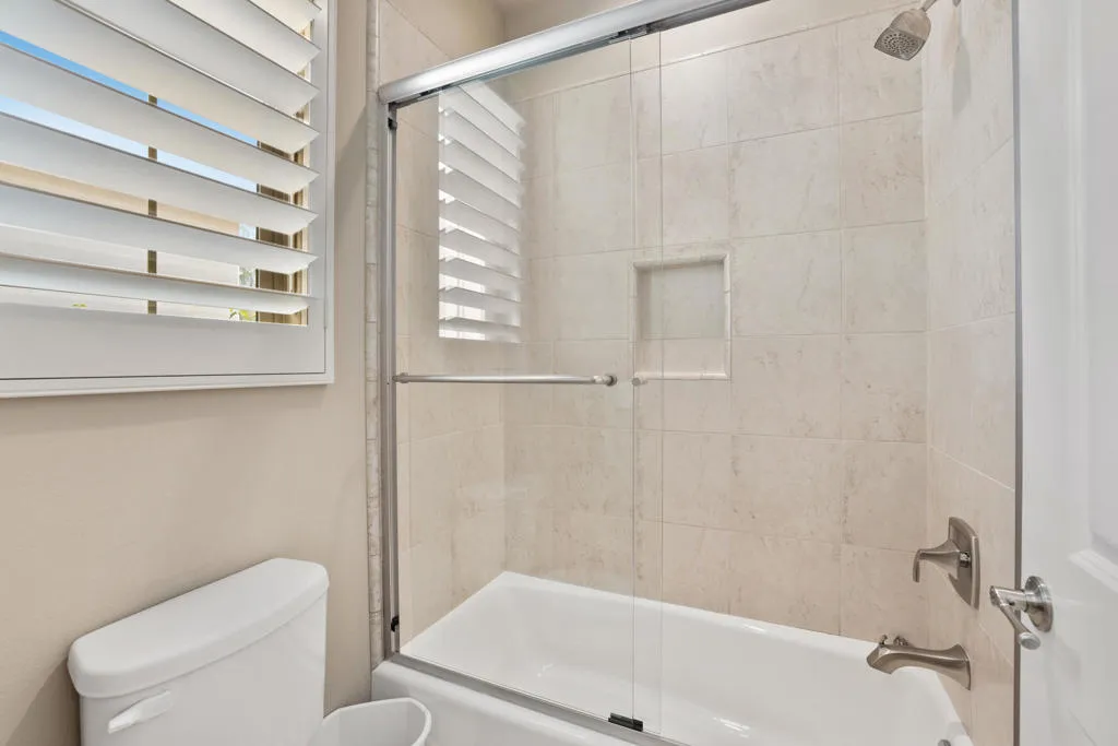 Guest full bath