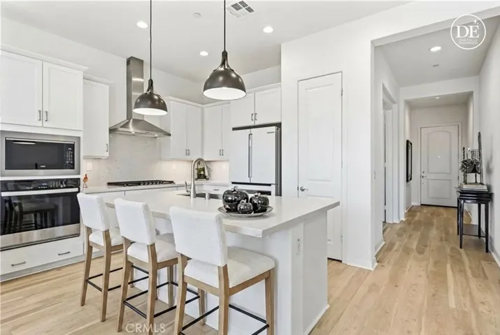 Chef's Kitchen - Disclaimer: This furniture has been virtually staged to show potential