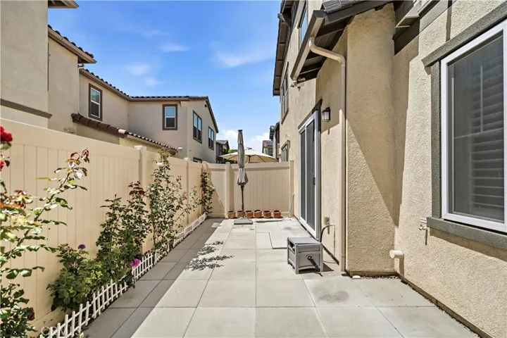 16032 Tanzinite, Chino, California 91708