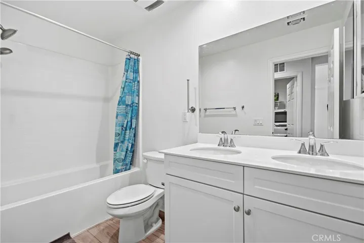16032 Tanzinite, Chino, California 91708