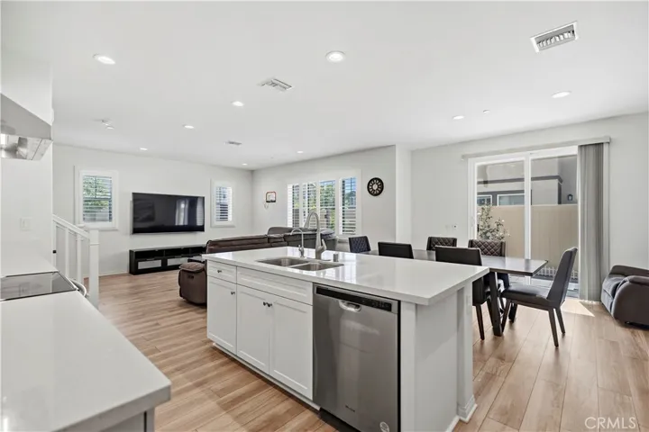 16032 Tanzinite, Chino, California 91708