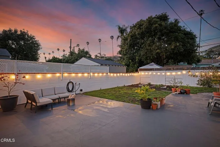 05-Back Yard (twilight)